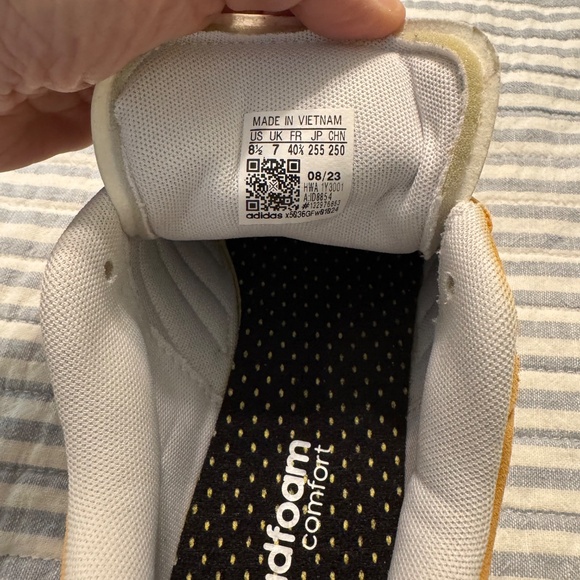 Adidas shoes - Picture 3 of 4